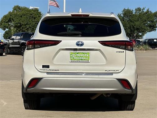 2021 Toyota Highlander Hybrid Platinum