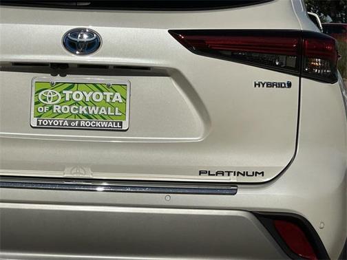2021 Toyota Highlander Hybrid Platinum