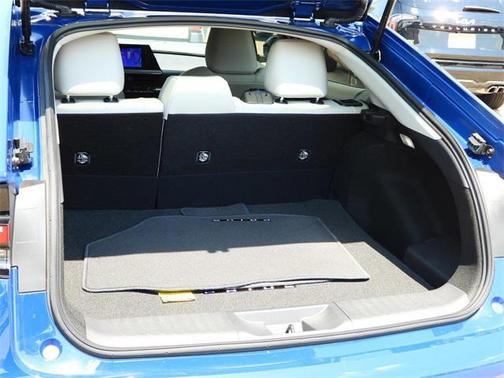 2025 Toyota Prius XLE