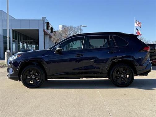 2020 Toyota RAV4 Hybrid SE