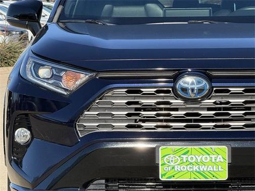 2020 Toyota RAV4 Hybrid SE