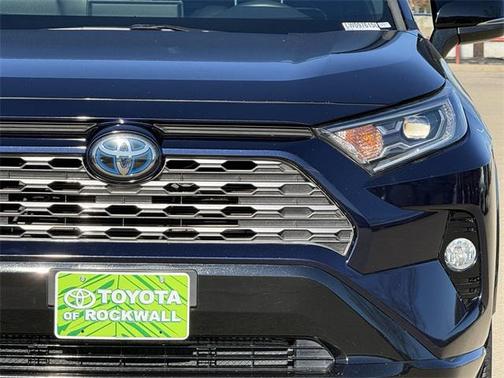 2020 Toyota RAV4 Hybrid SE