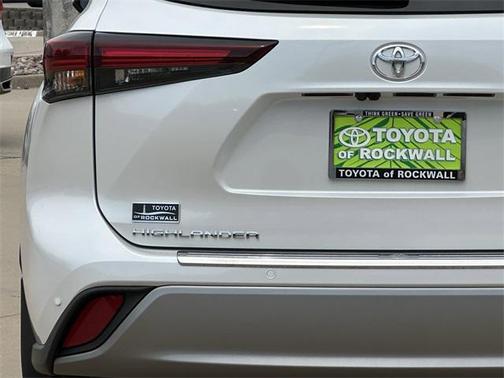 2025 Toyota Highlander Platinum