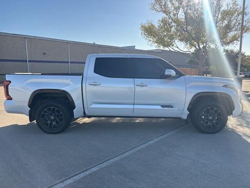 2025 Toyota Tundra Platinum