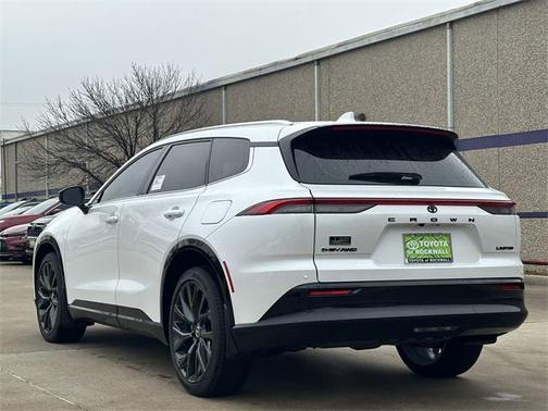 2026 Toyota Crown Signia XLE