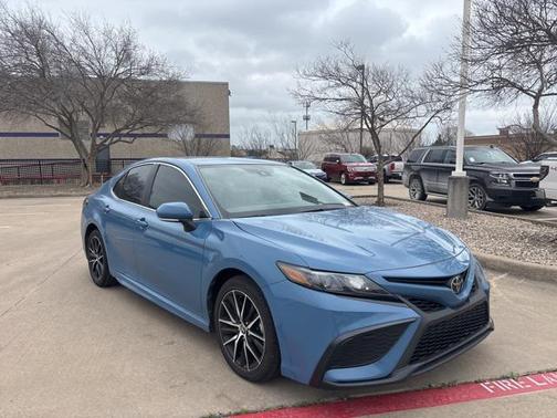 2024 Toyota Camry SE