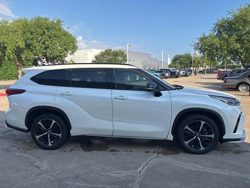 Blizzard Pearl 2021 Toyota Highlander XSE