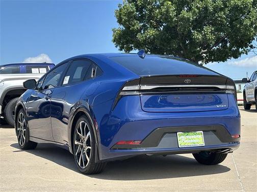 2025 Toyota Prius L