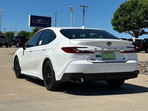 Ice 2026 Toyota Camry SE