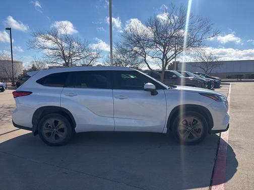 2023 Toyota Highlander Hybrid XLE