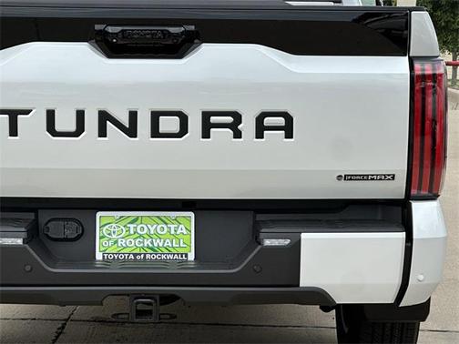 2025 Toyota Tundra Hybrid Platinum