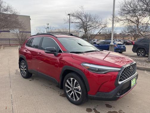 2025 Toyota Corolla Cross XLE