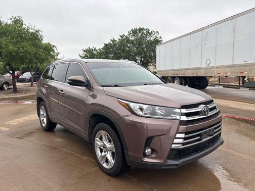 Toasted Walnut Pearl 2017 Toyota Highlander Limited