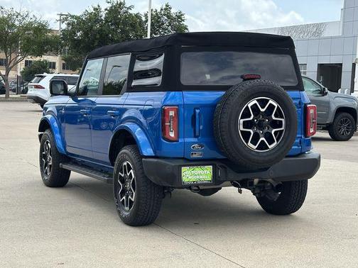 Velocity Blue Metallic 2023 Ford Bronco Outer Banks