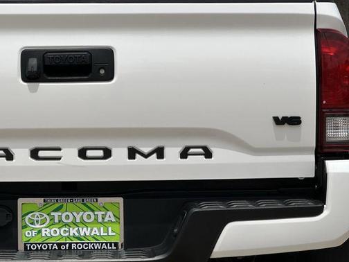 Ice Cap 2023 Toyota Tacoma SR5