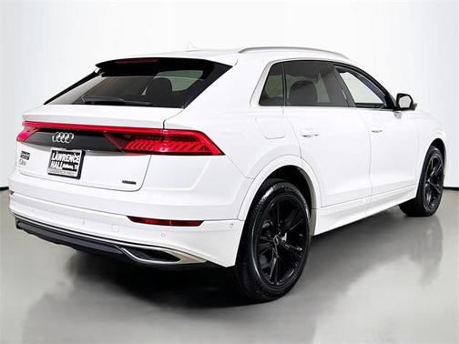 2022 Audi Q8 55 Premium Plus