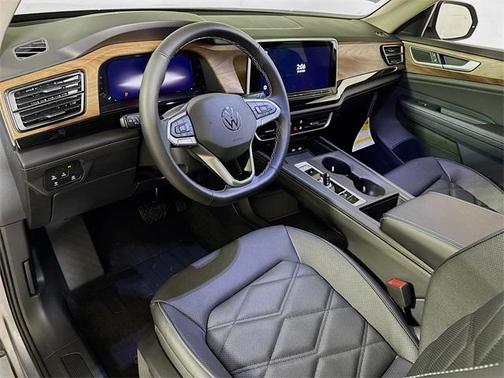 2025 Volkswagen Atlas 2.0T SE