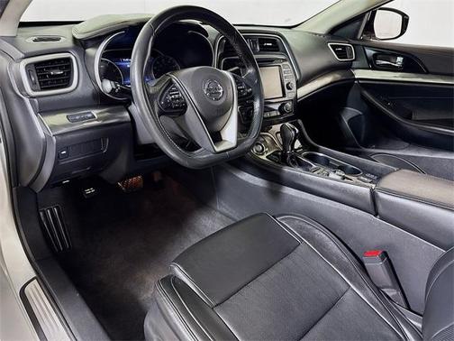 2022 Nissan Maxima SV