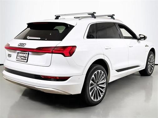 2019 Audi e-tron Prestige
