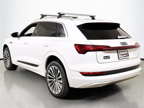 2019 Audi e-tron Prestige