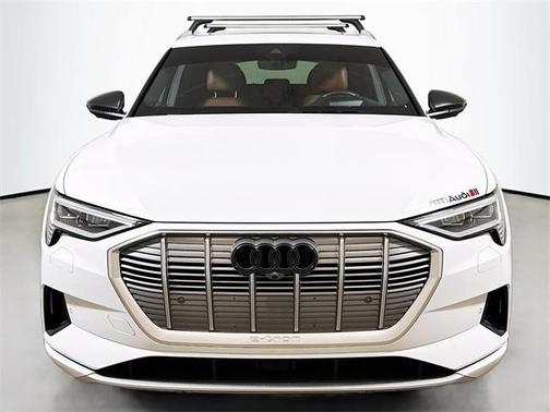 2019 Audi e-tron Prestige