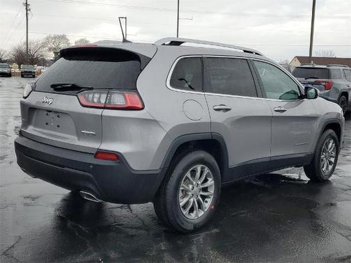 2021 Jeep Cherokee LATITUDE LUX