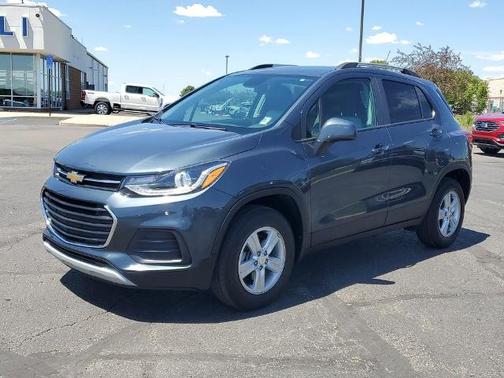 Shadow Gray Metallic 2022 Chevrolet Trax LT