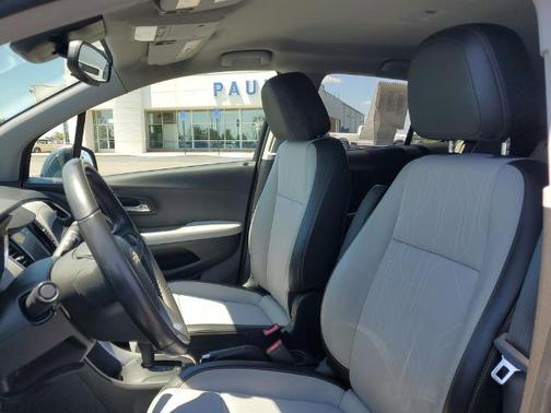 Shadow Gray Metallic 2022 Chevrolet Trax LT