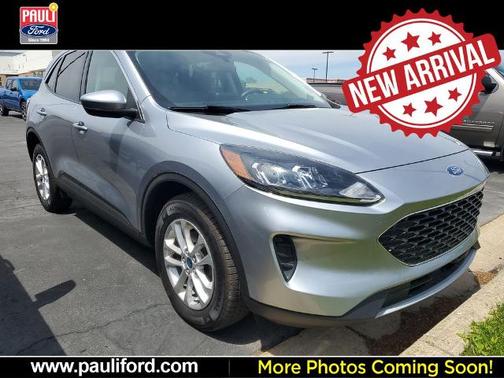 ICONIC SILVER 2021 Ford Escape SE