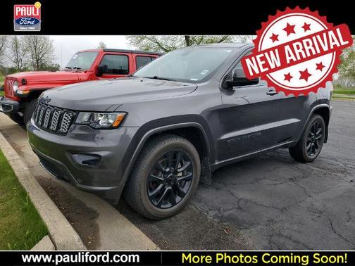 Granite Crystal Clearcoat Metallic 2020 Jeep Grand Cherokee LAREDO
