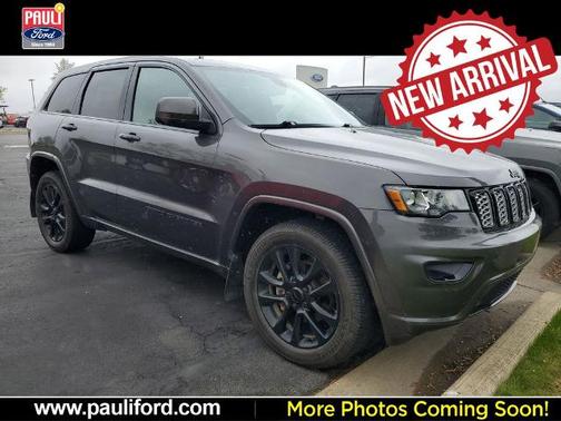 Granite Crystal Clearcoat Metallic 2020 Jeep Grand Cherokee LAREDO