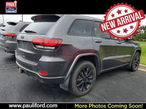 Granite Crystal Clearcoat Metallic 2020 Jeep Grand Cherokee LAREDO