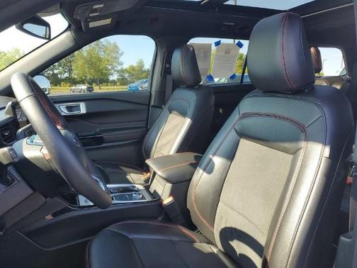 ICONIC SILVER METALLIC 2023 Ford Explorer ST-LINE
