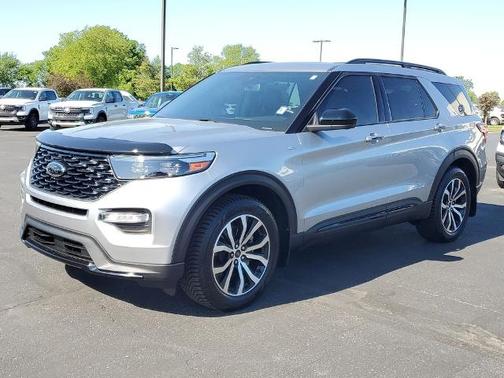 ICONIC SILVER METALLIC 2023 Ford Explorer ST-LINE