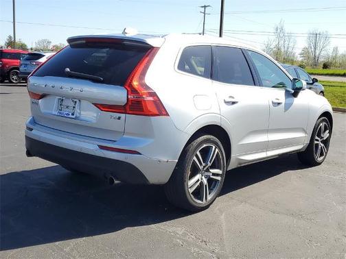 2018 Volvo XC60 T6 MOMENTUM