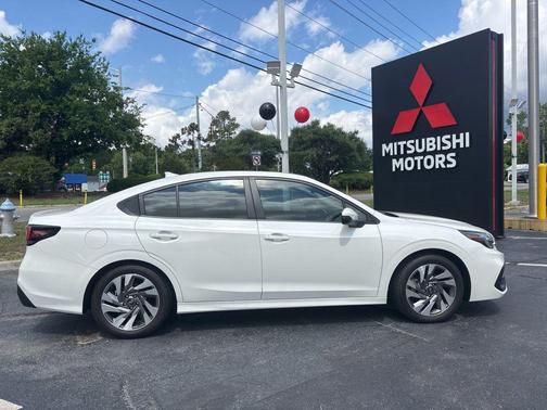Crystal White Pearl 2025 Subaru Legacy Limited