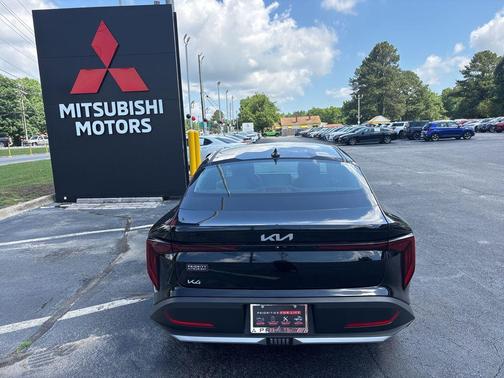 Aurora Black Pearl 2025 Kia K4 EX