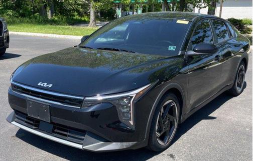 Aurora Black Pearl 2025 Kia K4 EX