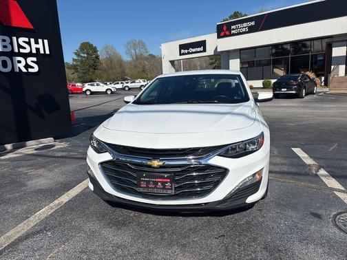 Summit White 2024 Chevrolet Malibu FWD 2LT