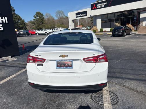 Summit White 2024 Chevrolet Malibu FWD 2LT