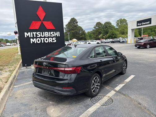 Deep Black Pearl 2025 Volkswagen Jetta 1.5T SE