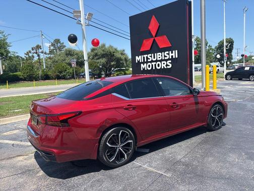 Scarlet Ember Tintcoat 2023 Nissan Altima SR FWD