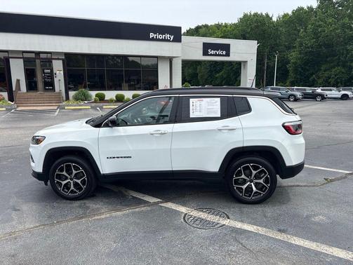Bright White Clearcoat 2025 Jeep Compass Limited