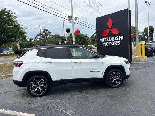 Bright White Clearcoat 2025 Jeep Compass Limited