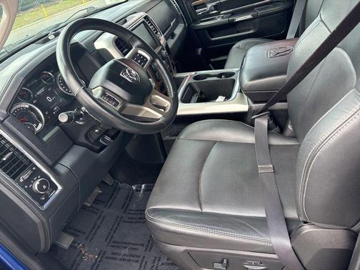 Blue Streak Pearlcoat 2016 RAM 1500 Laramie