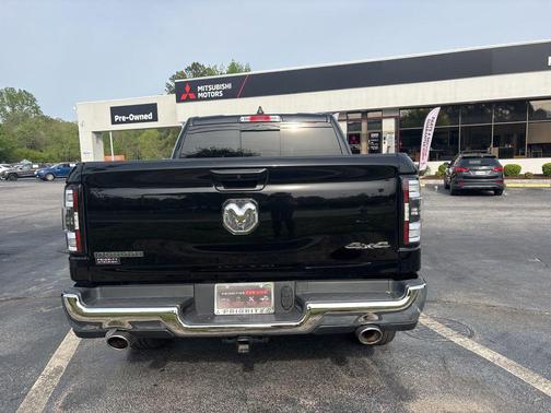 Diamond Black Crystal Pearlcoat 2022 RAM 1500 Big Horn/Lone Star