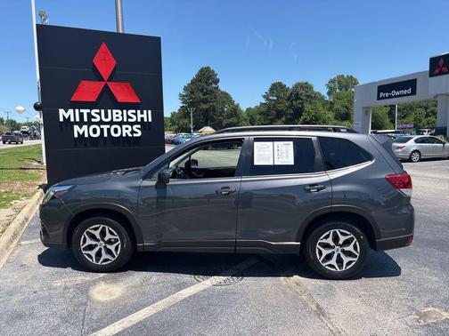 Magnetite Gray Metallic 2023 Subaru Forester Premium