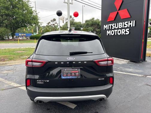 Black Metallic 2025 Ford Escape Active