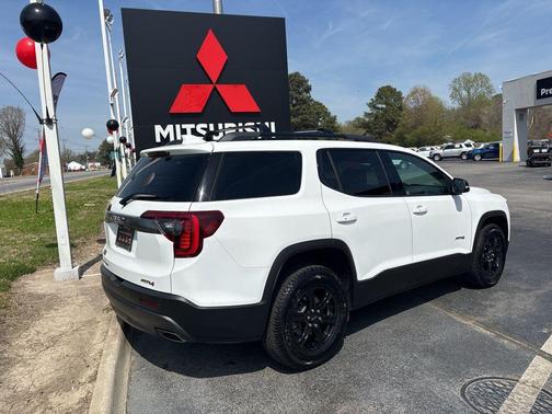 Summit White 2021 GMC Acadia AWD AT4