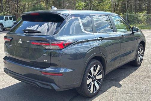Gray 2025 Mitsubishi Outlander SE 2.5 S-AWC
